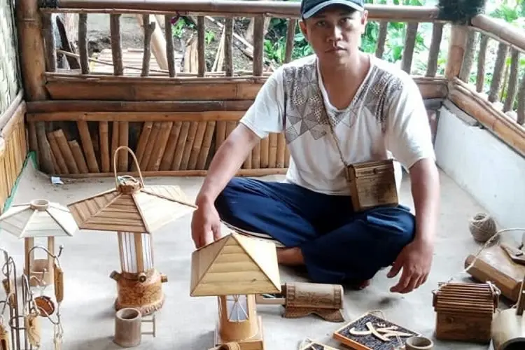 Kisah Warga Desa Cipada KBB Bangkit dari Hantaman Pandemi dengan Inovasi dari Bambu