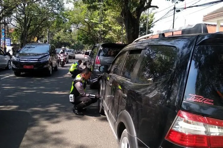 Jelang Tahun Baru 2022, Polres Metro Jakarta Barat Gencar Lakukan Patroli