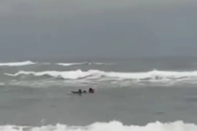 Detik-detik Pelajar Terbawa Arus di Pantai Parangtritis, Satu Orang Meninggal Dunia