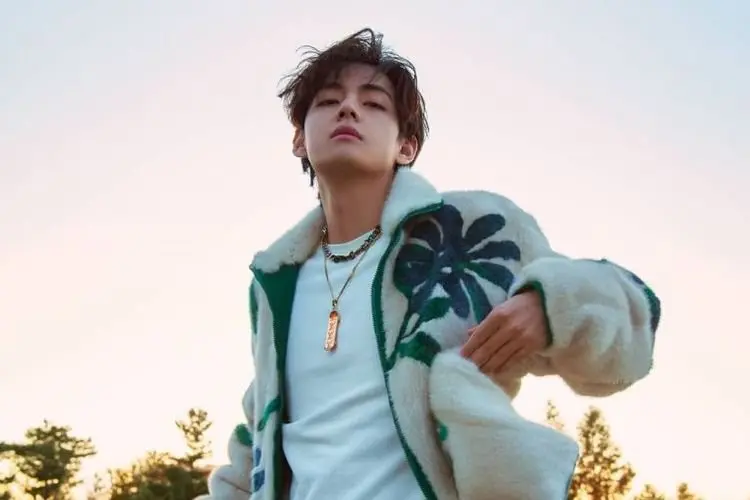 V BTS Ulang Tahun ke-26, Jin Unggah Foto Berkumis di Twitter