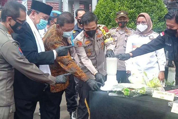 Polres Bogor Musnahkan Sabu Asal RRC Senilai Rp8 Miliar
