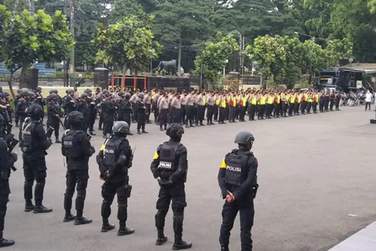 Malam Pergantian Tahun, Dua Ribu Personel Polisi Jaga Kota Bandung