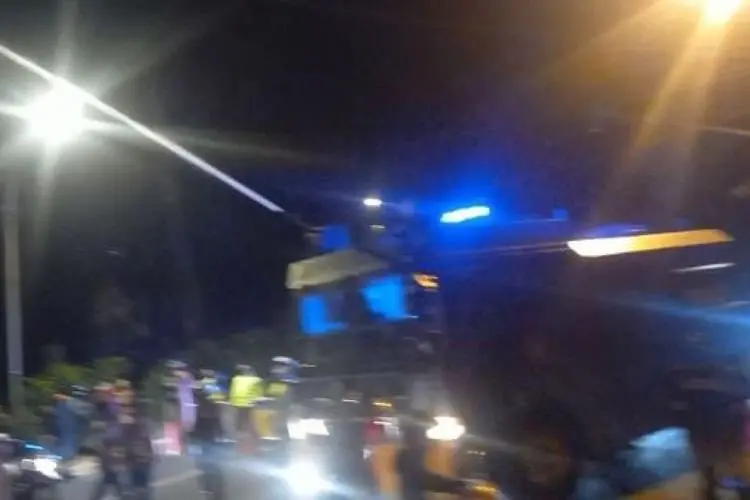 Ribuan Motor yang Berkerumun di Simpang Gunung Mas Puncak, Dibubarkan Mobil Water Canon
