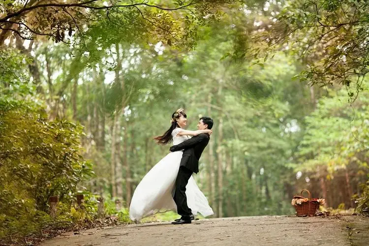 5 Tren Gaun Pengantin Tahun 2022, Yuk Pilih yang Bakal Kamu pakai!