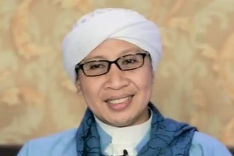 Soal Pilih Jodoh, Pesan Buya Yahya: Pilih Pasangan dengan Mata Melek, Terima Pasangan dengan Mata Remang