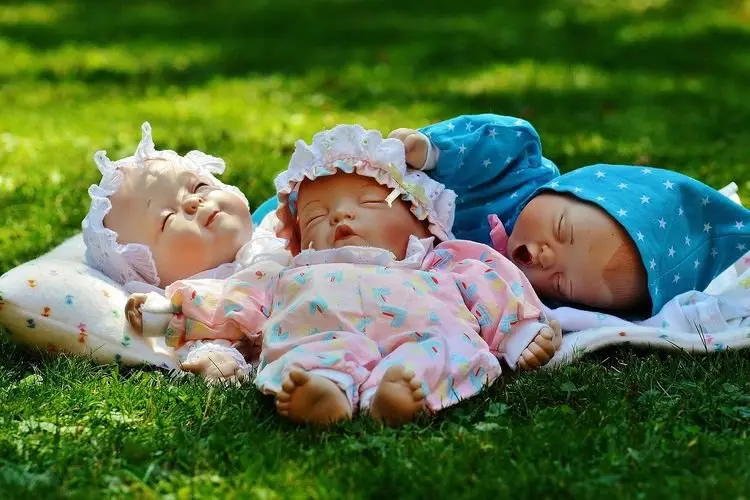 Heboh Lowongan Kerja Jadi Baby Sitter Boneka Arwah, Gajinya Fantastis!