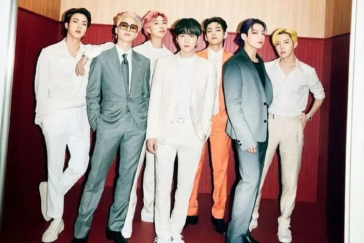HYBE Siap Debutkan Grup Baru, BTS Gelar Konser OffLine Maret 2022