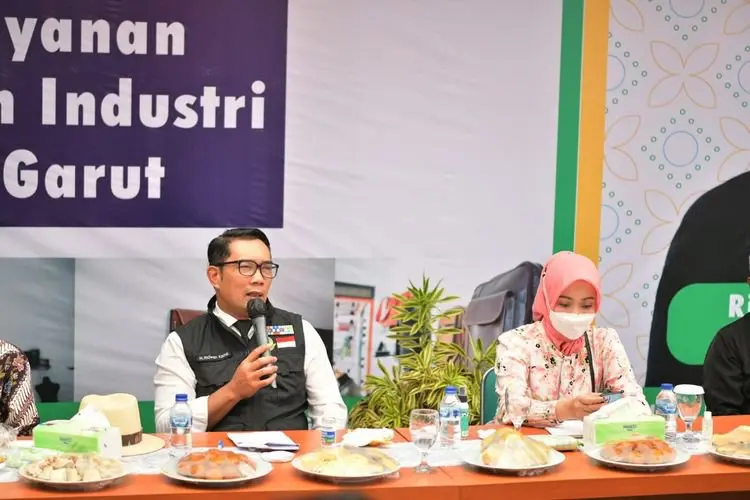 Ridwan Kamil Siap Bantu Desain Produk Pelaku Usaha Kulit Garut