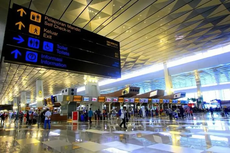 Gak Bisa Kabur! Polisi Kini Pakai Aplikasi Monitoring Karantina di Bandara Soekarno Hatta