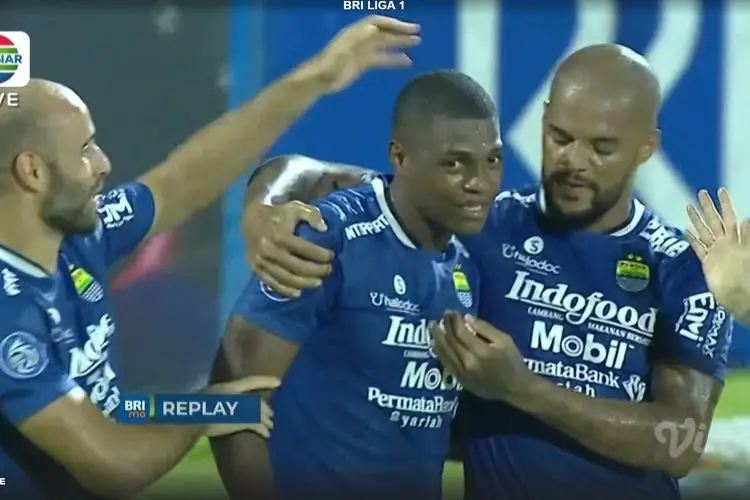 Gol, Bruno Contanhede Robek Gawang Lewat Penalty, Persib vs Persita 1-0 Sementara