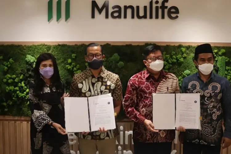 Manulife Indonesia dan IPB Teken Kerja Sama Terkait Penyaluran Wakaf 