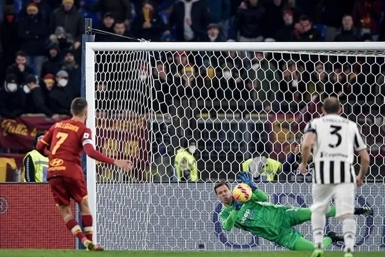Siapa Sangka, Kiper Juventus Ini Ternyata Selamatkan Penalti dalam Kebingungan