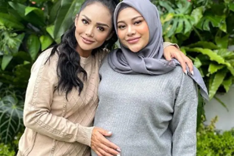 Ashanty Positif Covid-19 Usai Pulang dari Turki, Tiba-tiba Aurel Hermansyah Keluhkan Ini ke KD