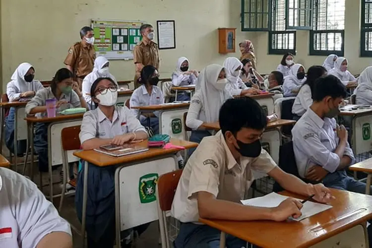 PTM 100 Persen di Kota Bandung, SMAN 5 Bandung Utamakan Kelas XII Belajar di Ruangan
