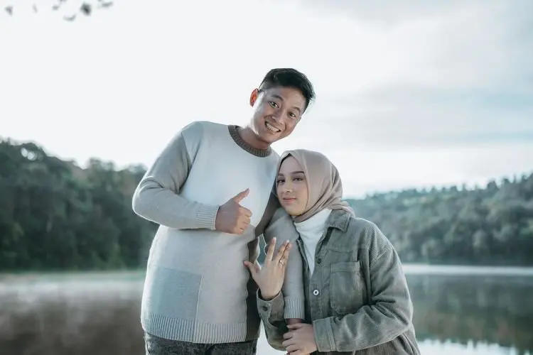 Romantisnya Doni Salmanan, Persembahkan Video Klip dan Porsche Rp4 M untuk Dinan Nurfajrina