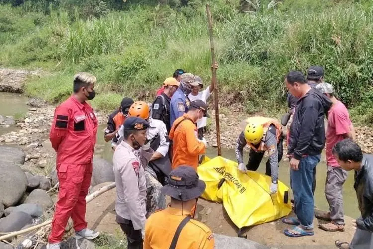 Akhirnya Jasad Pemancing Yang Hanyut di Sungai Cisadane Ditemukan 