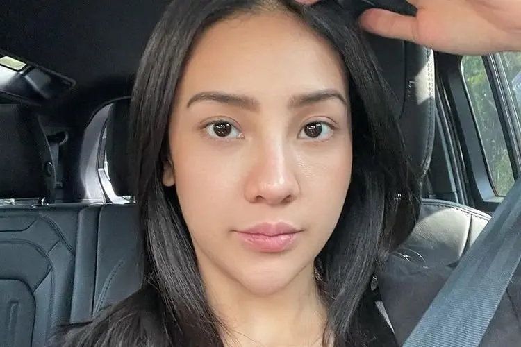 Dari Video Klip âBintang di Surgaâ dan Serial âLayangan Putusâ Style Anya Geraldine Konsisten Tampil Seksi