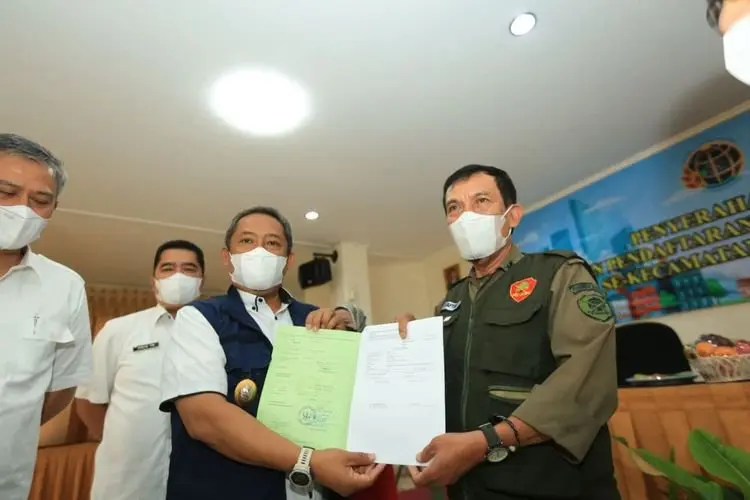 Akhirnya Ratusan Warga Cidadap Terima Sertifikat Tanah Gratis