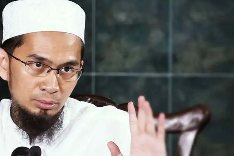 Rumus Hidup Bahagia ala Ustadz Adi Hidayat, Ternyata Hanya dengan Satu Hal Ini Saja!