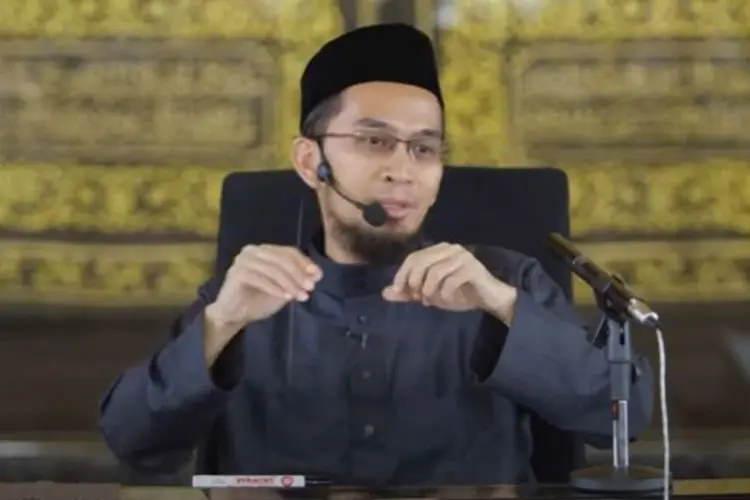 Amalan Hari Jumat untuk Mudahkan Rezeki, Dilakukan Sambil Duduk Kata Ustadz Adi Hidayat