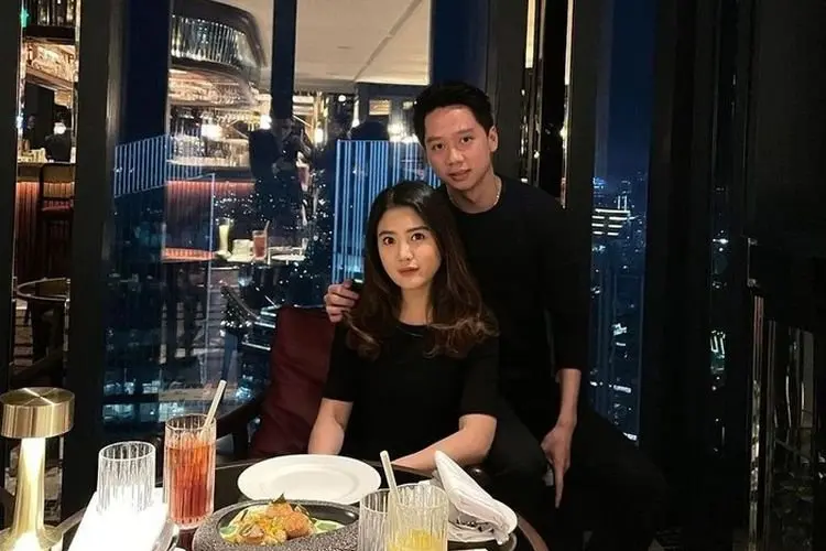 Upload Foto dengan Sang Kekasih, Instagram Kevin Sanjaya Diserbu Netizen: Akhirnya Go Public!