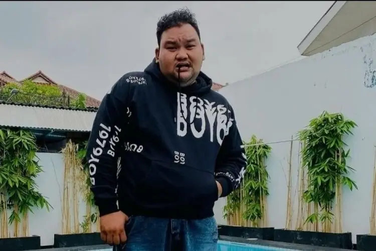 Terjerat Kasus Narkoba, Berikut Profil Komika Fico Fachriza