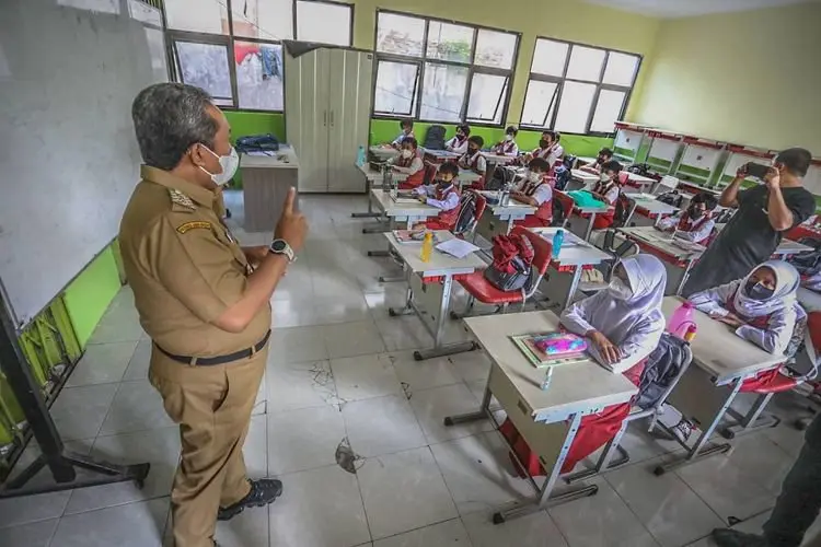 Usai Sekolah, Yana Mulyana Minta Para Siswa Langsung Pulang ke Rumah