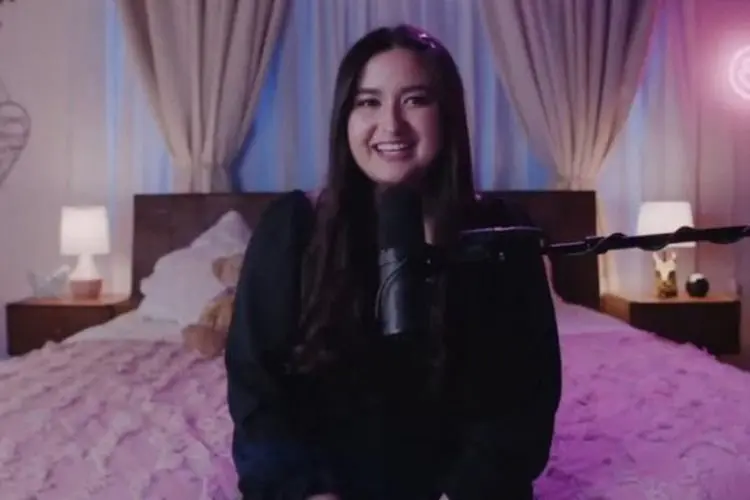 Luncurkan Single Baru, Ini Lirik Lagu âPicture Myselfâ â Stephanie Poetri