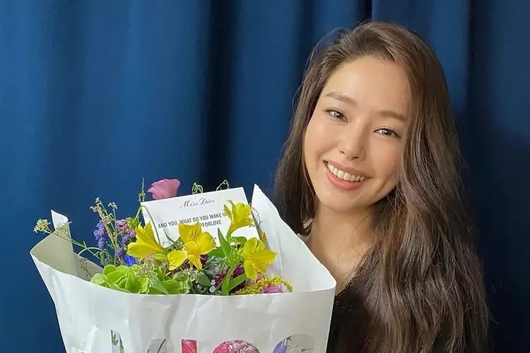 Honey Lee 'One The Woman' Umumkan Kehamilan Anak Pertama