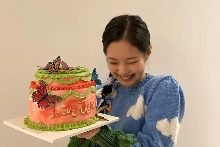 Saengil Chukae! Ini Gaya Fesyen Manly Jennie BLACKPINK di Hari Ulang Tahunnya