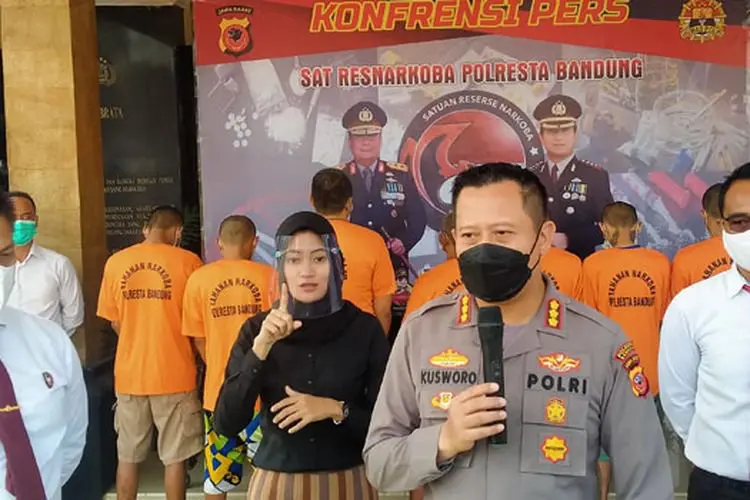Polresta Bandung Ringkus Delapan Orang Penjual Narkoba Melalui Medsos di Kabupaten Bandung