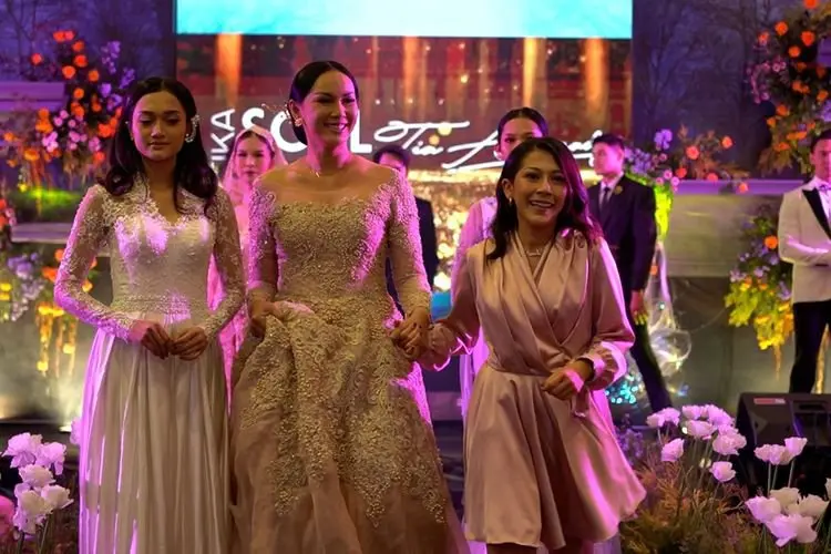 Ternyata, Tren Gaun Pengantin tahun 2022 Balik Lagi ke Nuansa Tahun 80-an