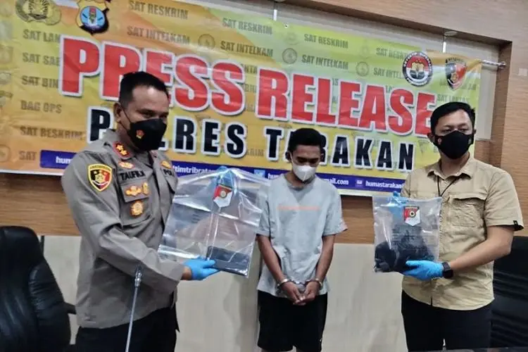 Saat Indonesia vs Thailand Seru, Pak Guru Ini Seru Pula Cabuli Lima Muridnya