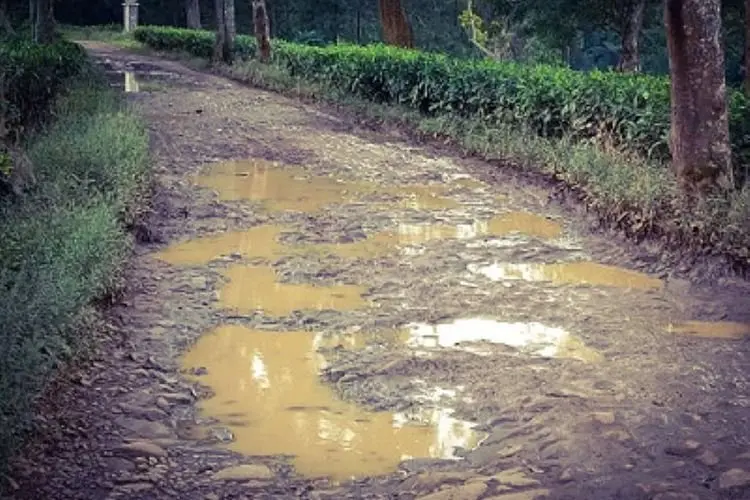 Tak Kunjung Dapat Jawaban dari Hengky Soal Perbaikan Jalan, Warga Cikalongwetan Hanya Inginkan Hal Ini