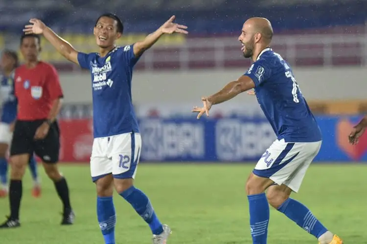 Gol Rashid Bawa Persib Unggul Sementara Atas Borneo FC