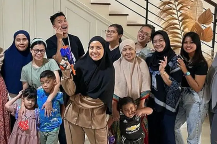 Suami Tya Ariestya Kaget Lihat Sang Istri Putuskan Berhijab: Hah Siapa Ini?