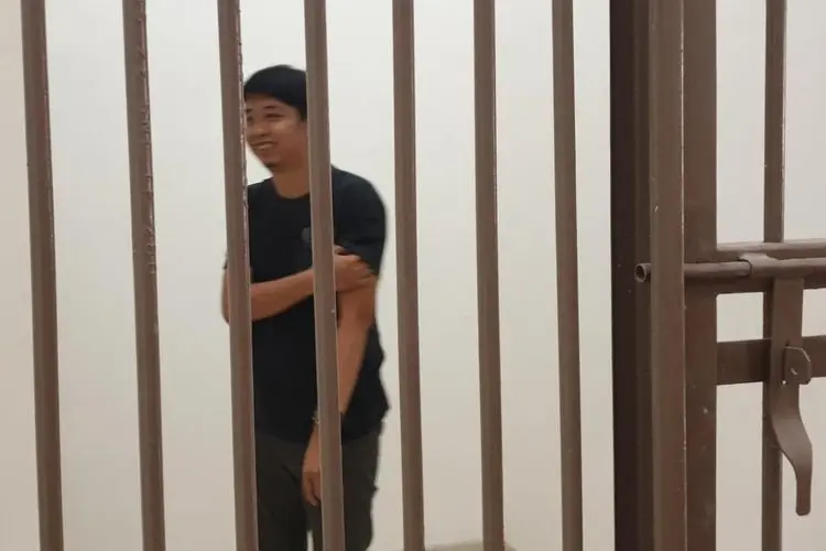 Lagi Asik Nongkrong di Kafe, Buronan Ini Diciduk Tim Gabungan Kejati Jabar