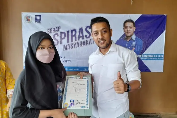 Keren! Anggota DPRD ini Bantu Masyarakat Miskin di Bogor untuk Tebus Ijazah  