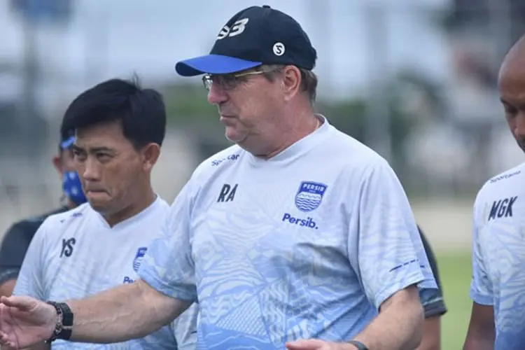 Usai Libur, Robert Alberts Ungkap Kondisi Skuat Persib, Ternyata...