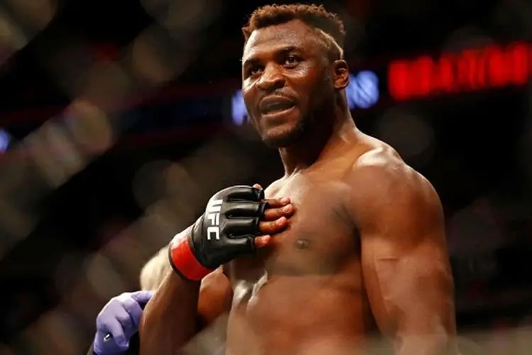 UFC 270: Francis Ngannou Pertahankan Sabuk Juara Kelas Berat Usai Kalahkan Ciryl Gane