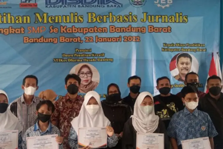 Kegiatan Pelatihan Jurnalistik Siswa SMP se-KBB Tingkatkan Minat Menulis Pelajar 