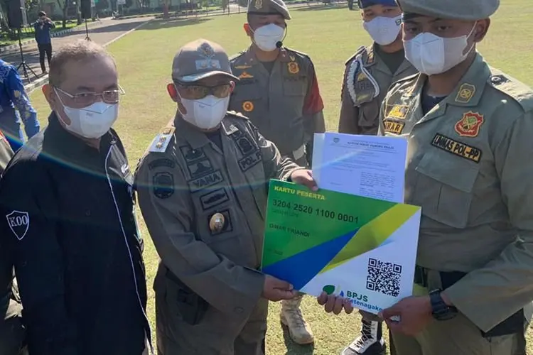 BPJS Ketenagakerjaan Cabang Bandung Suci Proteksi 439 PHL Satpol PP Kota Bandung