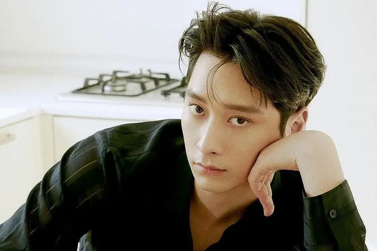 Tunangan Hwang Chansung 2PM Berusia 8 Tahun Lebih Tua, Ini Kata JYP Entertainment