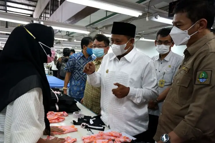 Foto: Wagub Jabar Uu Ruzhanul Ulum Tinjau Pabrik Garmen PT Masterindo Jaya Abadi Terkait Tunggakan Pesangon
