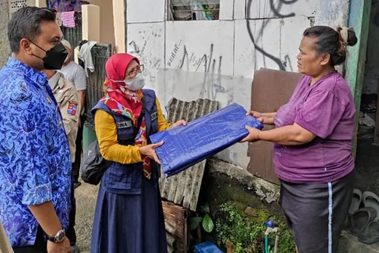 Angin Puting Beliung Porakporandakan Puluhan Rumah Terdampak, Kecamatan Bogor Utara Tebar Terpal