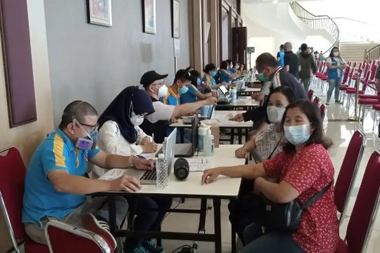 Dinkes Kota Bandung Berikan Seribu Lebih Vaksin Booster Ke Masyarakat Hari Ini