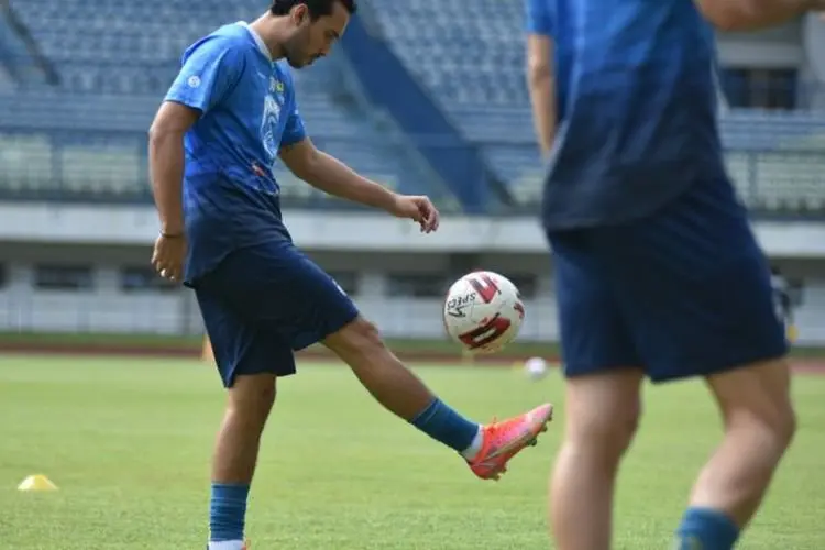 Jelang Persib vs Persikabo, Ezra Walian Haus Kemenangan di Laga Pertamanya