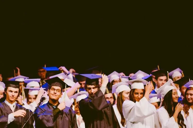 Ini 6 Beasiswa Kuliah Luar Negeri Tanpa Persyaratan TOEFL atau IELTS, Mulai dari Jerman Sampai Korea