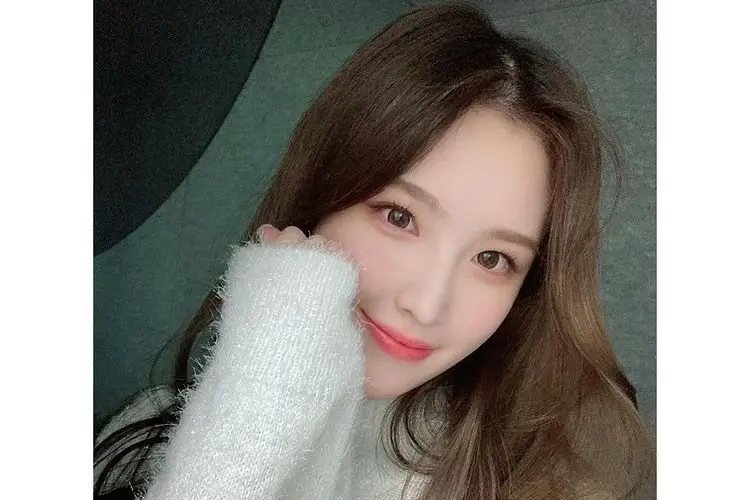 Merasa Tidak Enak Badan, Lee Jaehee Weeekly Dikonfirmasi Positif Covid-19