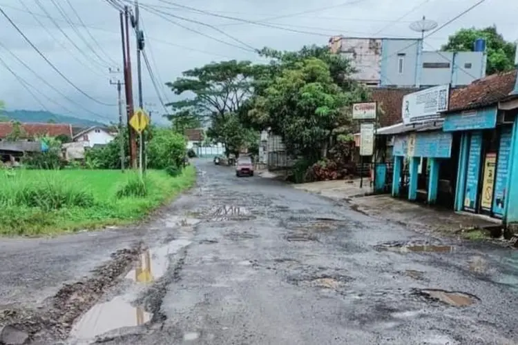 Siapkan Rp110 Miliar, Pemkab Cianjur Targetkan Seribu Kilometer Jalan Dibeton
